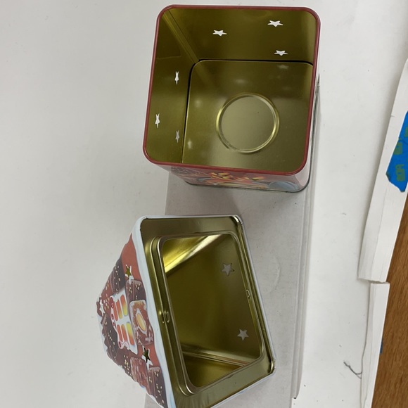❤️5/$25 TIN BOX CO. Christmas Tin set of 2 - Picture 5 of 10